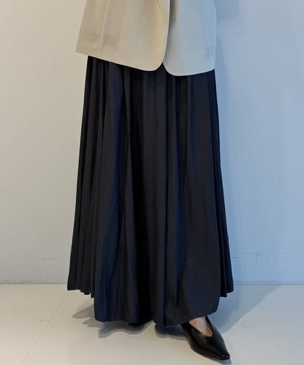 茂野 真楓さんの「BEAMS WOMEN｜ブークレ クルーネック Tシャツ」を使ったコーディネート