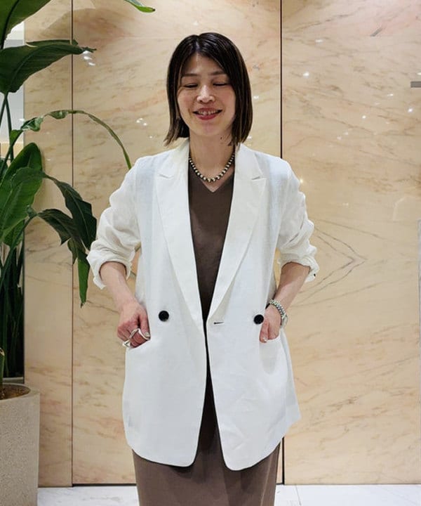 岩沢 珠代さんの「BEAMS WOMEN｜Vネック バック シアーワンピース」を使ったコーディネート