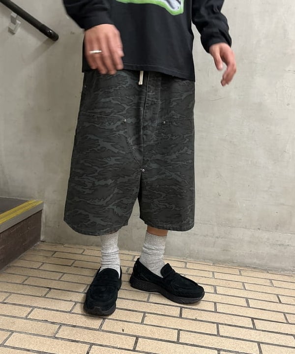 BANさんの「BEAMS WOMEN｜プリント ダブルニーショーツ【ワイドストレートフィット】」を使ったコーディネート