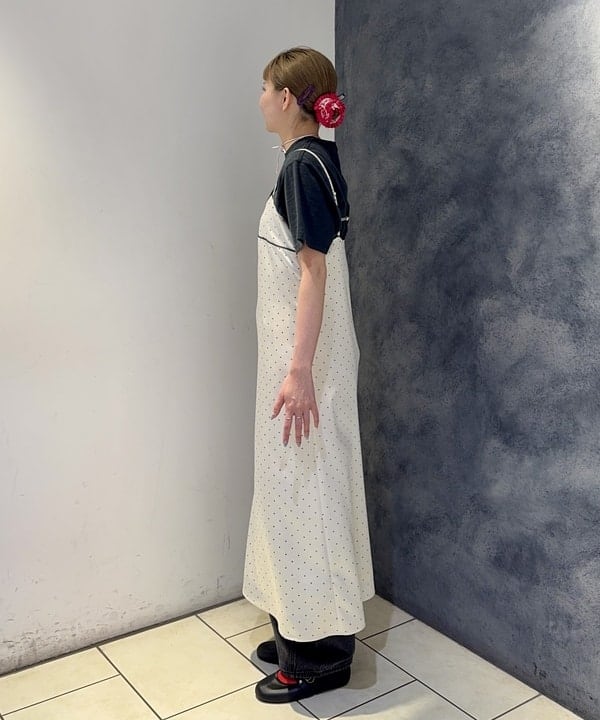 reinaさんの「BEAMS WOMEN｜サテン ドット キャミワンピース」を使ったコーディネート