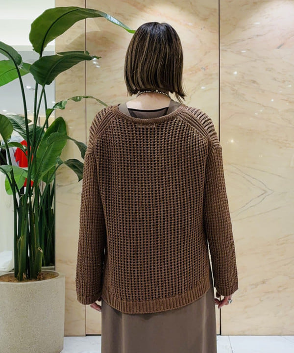 岩沢 珠代さんの「BEAMS WOMEN｜3ゲージ コットン メッシュ プルオーバー」を使ったコーディネート