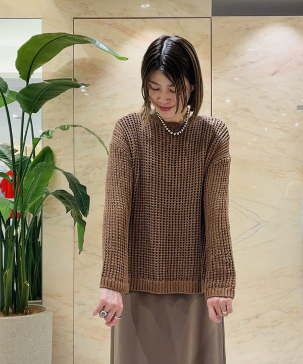岩沢 珠代さんの「BEAMS WOMEN｜3ゲージ コットン メッシュ プルオーバー」を使ったコーディネート