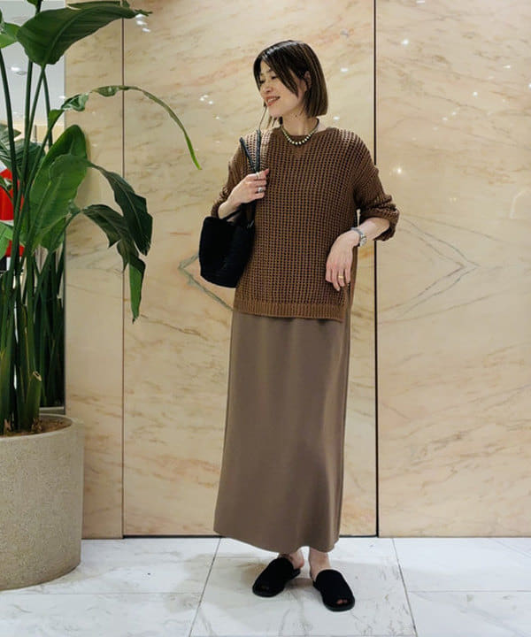 岩沢 珠代さんの「BEAMS WOMEN｜3ゲージ コットン メッシュ プルオーバー」を使ったコーディネート