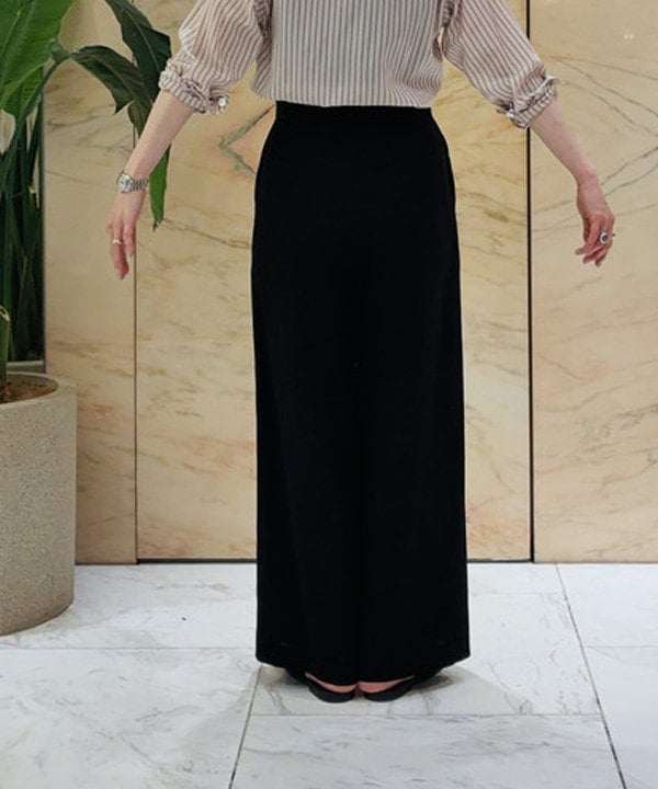 岩沢 珠代さんの「BEAMS WOMEN｜AK+1 / リネン ダブルタック パンツ」を使ったコーディネート