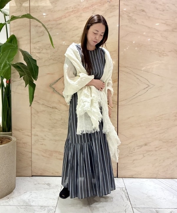 関 桂子さんの「BEAMS WOMEN｜【別注】ne Quittez pas / ボイル ストライプ フレンチスリーブ ワンピース」を使ったコーディネート