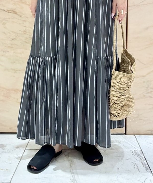 関 桂子さんの「BEAMS WOMEN｜【別注】ne Quittez pas / ボイル ストライプ フレンチスリーブ ワンピース」を使ったコーディネート