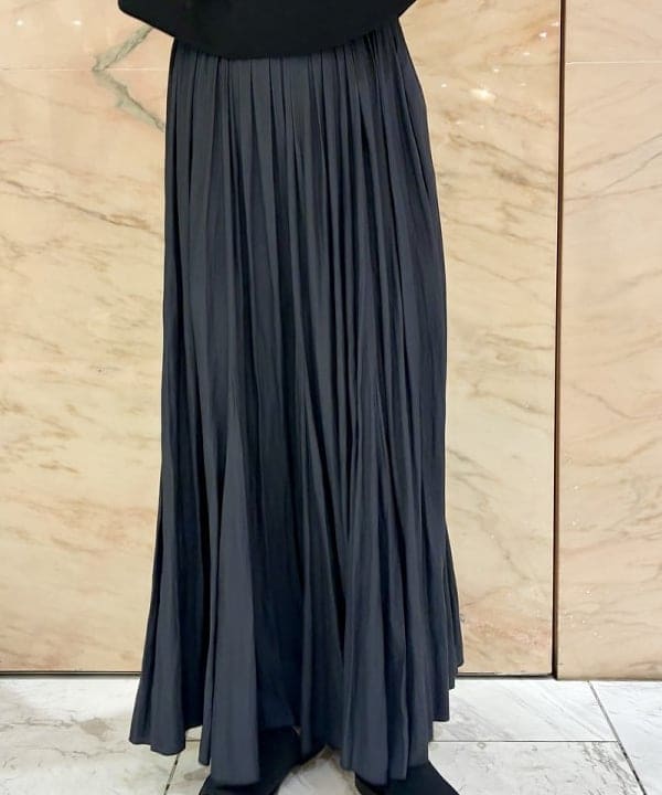 関 桂子さんの「BEAMS WOMEN｜【別注】A VACATION / ONYX ROAM トートバッグ」を使ったコーディネート