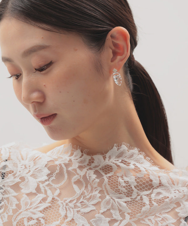 隈元 楓さんの「BEAMS WOMEN｜リバーレース ブラウス」を使ったコーディネート