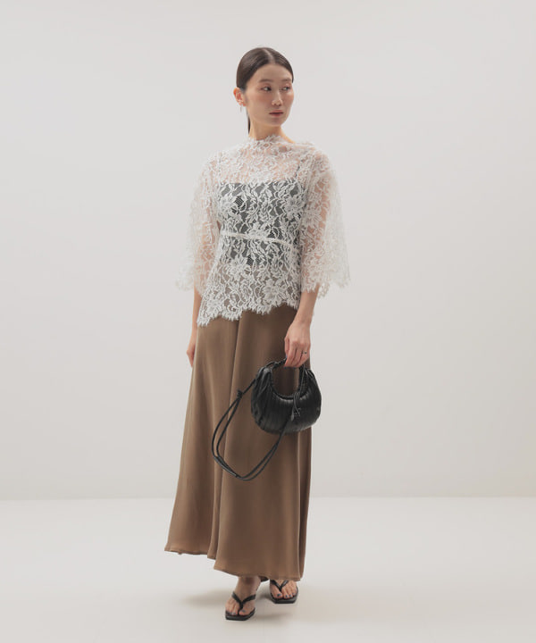 隈元 楓さんの「BEAMS WOMEN｜リバーレース ブラウス」を使ったコーディネート