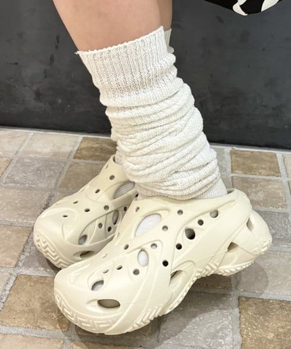 はっとりさんの「BEAMS WOMEN｜シアー コンパクト ハーフ スリーブ カーディガン」を使ったコーディネート