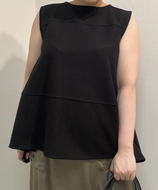 塚越 有紀さんの「BEAMS WOMEN｜【別注】A VACATION / ONYX ROAM トートバッグ」を使ったコーディネート