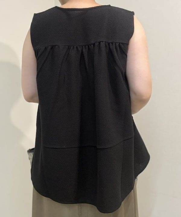 塚越 有紀さんの「BEAMS WOMEN｜【別注】A VACATION / ONYX ROAM トートバッグ」を使ったコーディネート