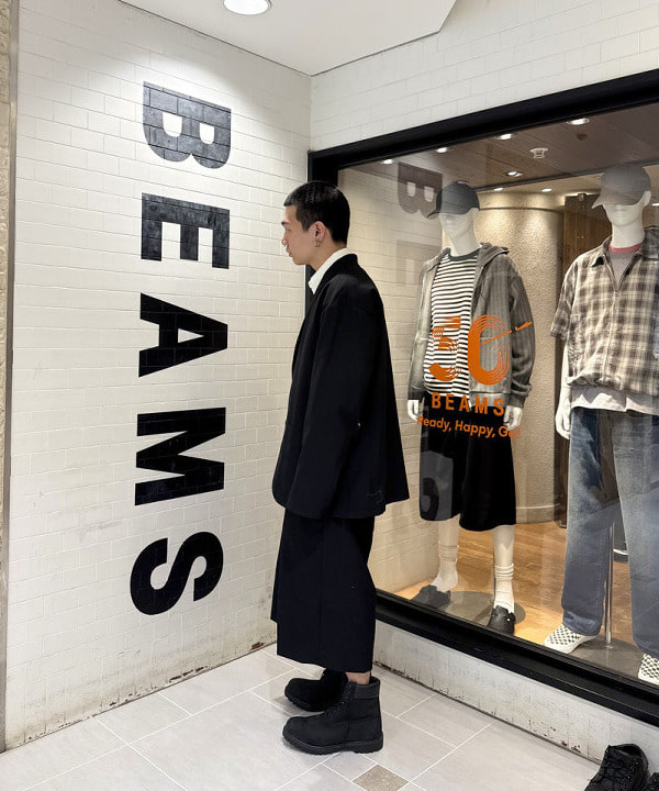 岡安 優馬さんの「BEAMS WOMEN｜【ワイドストレートフィット】ショート スラックス」を使ったコーディネート