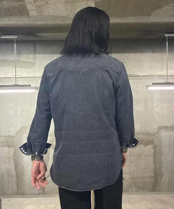 IHA(イハ)さんの「BEAMS WOMEN｜【別注】REMI RELIEF / Denim Western shirt Classic Fit  Fade Black」を使ったコーディネート