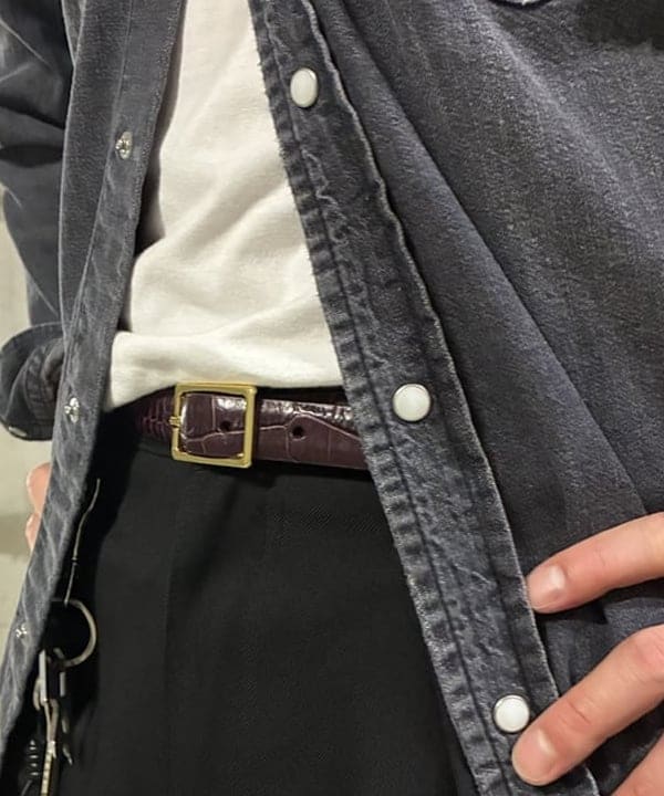 IHA(イハ)さんの「BEAMS WOMEN｜【別注】REMI RELIEF / Denim Western shirt Classic Fit  Fade Black」を使ったコーディネート