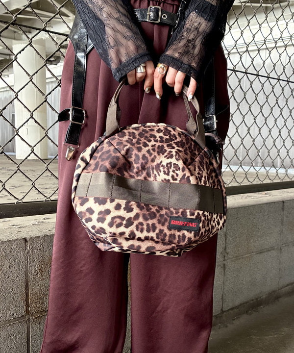 カタヤマ アヤさんの「BEAMS WOMEN｜【別注】FRED PERRY / リブ ニット シャツ」を使ったコーディネート