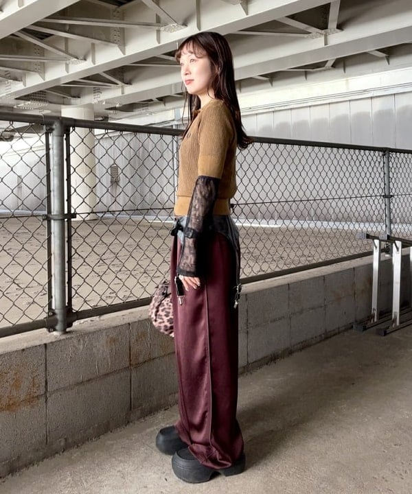 カタヤマ アヤさんの「BEAMS WOMEN｜【別注】FRED PERRY / リブ ニット シャツ」を使ったコーディネート