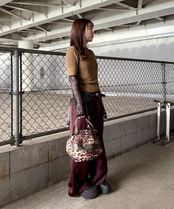 カタヤマ アヤさんの「BEAMS WOMEN｜【別注】FRED PERRY / リブ ニット シャツ」を使ったコーディネート