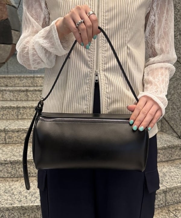 amiriさんの「BEAMS WOMEN｜ストライプ ジップ シャツ ハーフスリーブ」を使ったコーディネート