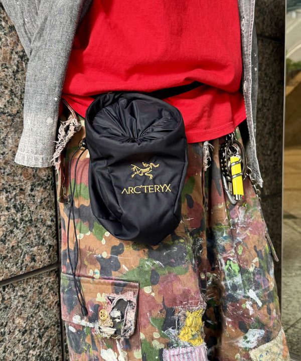 Ryohei Takataさんの「BEAMS WOMEN｜Damage Chambray Shirt」を使ったコーディネート