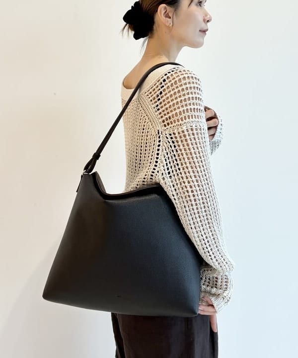 AONO SHIKAMAさんの「BEAMS WOMEN｜&MyuQ / UPIS grande ショルダーバッグ」を使ったコーディネート