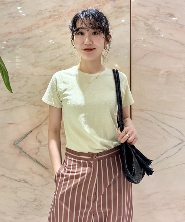 中丸　栞さんの「BEAMS WOMEN｜ブークレ クルーネック Tシャツ」を使ったコーディネート