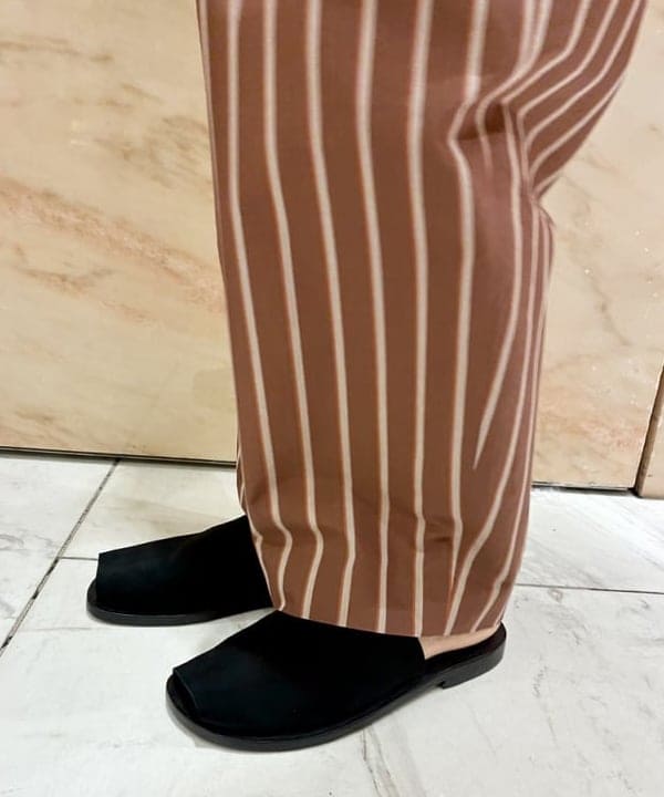 中丸　栞さんの「BEAMS WOMEN｜ブークレ クルーネック Tシャツ」を使ったコーディネート