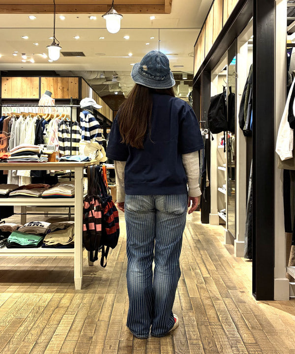 サイトウ　トモミさんの「BEAMS WOMEN｜【別注】Healthknit / クルーネック ロングスリーブ Tシャツ」を使ったコーディネート