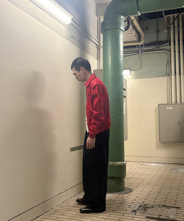 岡安 優馬さんの「BEAMS WOMEN｜ワイドストレート 2プリーツ  スラックス」を使ったコーディネート