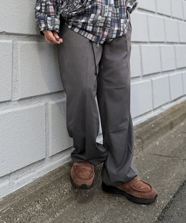 BAKU(東江 漠)さんの「BEAMS WOMEN｜ワイドストレート 2プリーツ  スラックス」を使ったコーディネート