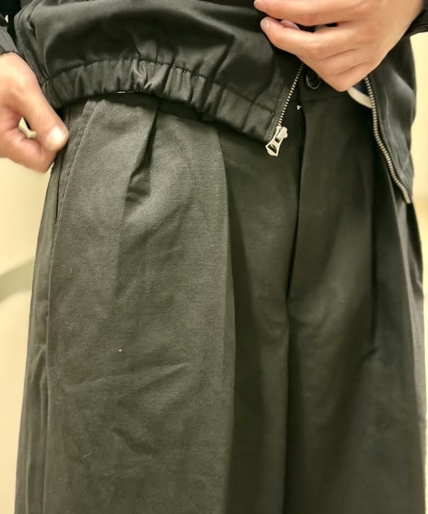 川端 大翔さんの「BEAMS WOMEN｜【ワイドストレートフィット】ショート スラックス」を使ったコーディネート