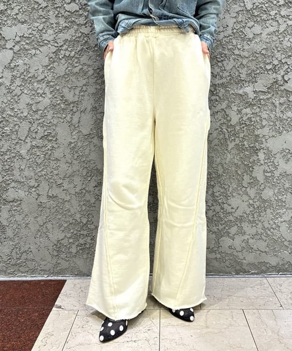 ササキさんの「BEAMS WOMEN｜キリカエライン スウェット パンツ」を使ったコーディネート