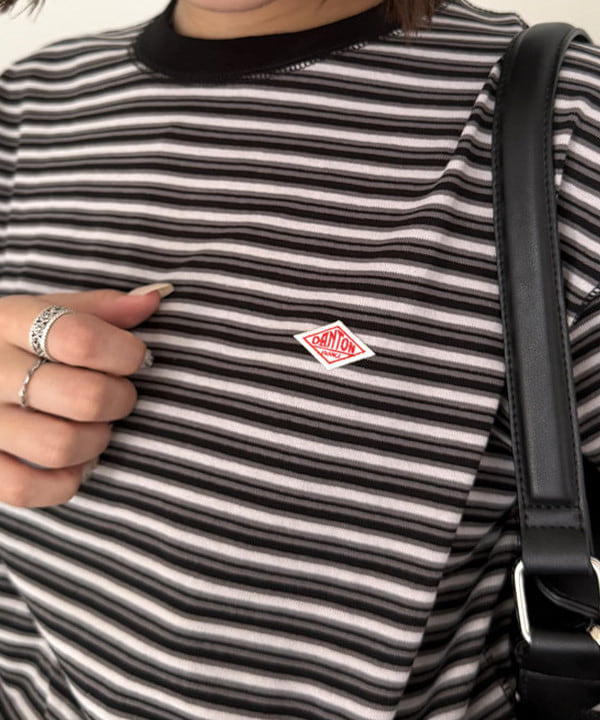 松本 佳菜子さんの「BEAMS WOMEN｜スクエア ワンハンドル バッグ」を使ったコーディネート