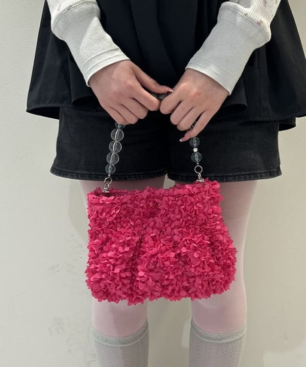 桃羽さんの「BEAMS WOMEN｜コンビ ティアード プルオーバー」を使ったコーディネート