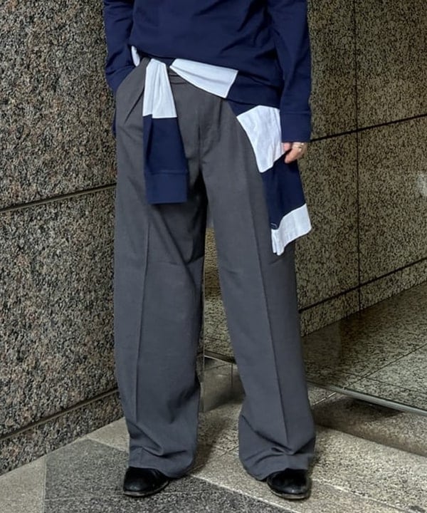 森田 倫太郎さんの「BEAMS WOMEN｜ワイドストレート 2プリーツ  スラックス」を使ったコーディネート