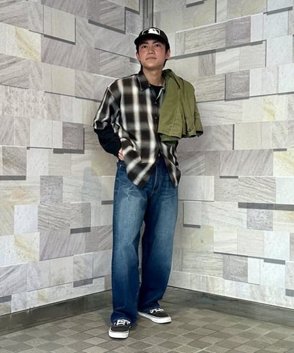 あがりえ ひゅうがさんの「オンブレチェック ミニレギュラーカラーシャツ【リラックスフィット】」を使ったコーディネート
