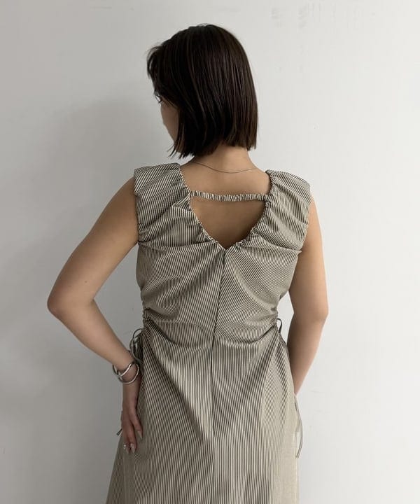 松本 佳菜子さんの「BEAMS WOMEN｜ワンハンドル ペーパー トートバッグ」を使ったコーディネート