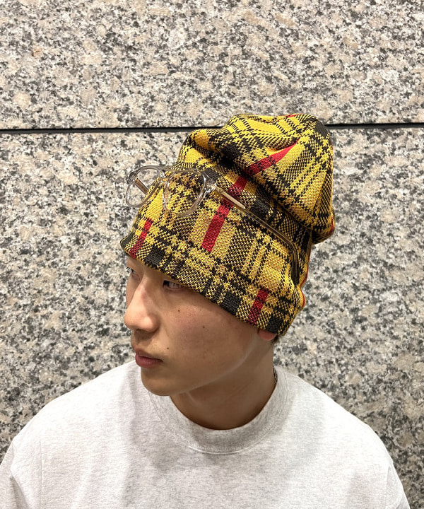 照田 拓史さんの「BEAMS WOMEN｜フェード リベット フルジップアップ フーディ 【ワイドショートフィット】」を使ったコーディネート