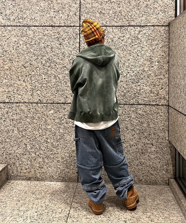 照田 拓史さんの「BEAMS WOMEN｜フェード リベット フルジップアップ フーディ 【ワイドショートフィット】」を使ったコーディネート