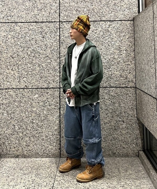 照田 拓史さんの「BEAMS WOMEN｜フェード リベット フルジップアップ フーディ 【ワイドショートフィット】」を使ったコーディネート
