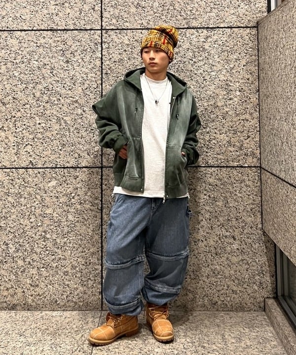 照田 拓史さんの「BEAMS WOMEN｜フェード リベット フルジップアップ フーディ 【ワイドショートフィット】」を使ったコーディネート