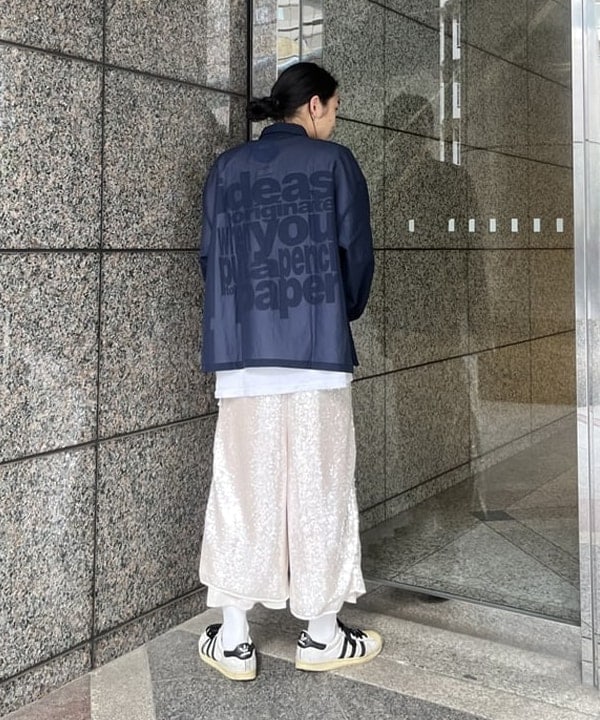菊田 悠さんの「BEAMS WOMEN｜ショートレングス シアー コーチシャツ【ワイドショートフィット】」を使ったコーディネート