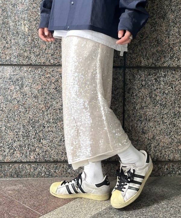 菊田 悠さんの「BEAMS WOMEN｜ショートレングス シアー コーチシャツ【ワイドショートフィット】」を使ったコーディネート