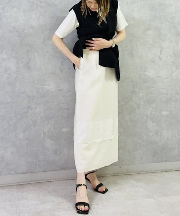 岩沢 珠代さんの「BEAMS WOMEN｜SEEALL / シアー レイヤード スカート」を使ったコーディネート