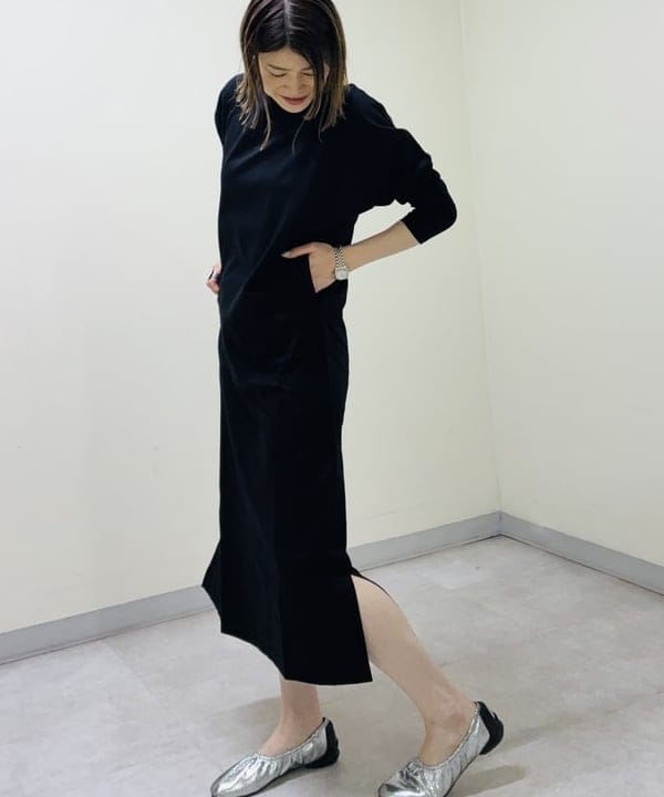 岩沢 珠代さんの「BEAMS WOMEN｜【別注】スタイリスト佐藤佳菜子 &times; SLOANE / 淑女のロンT ワンピース」を使ったコーディネート