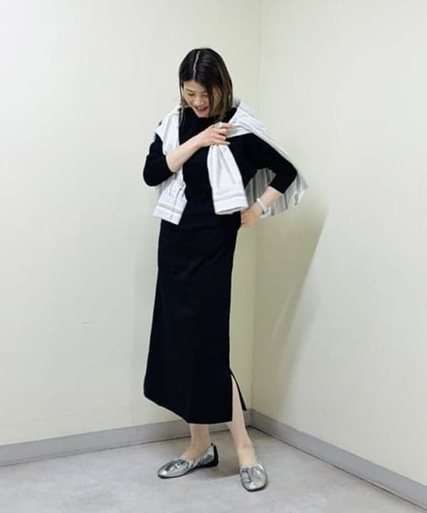 岩沢 珠代さんの「BEAMS WOMEN｜【別注】スタイリスト佐藤佳菜子 &times; SLOANE / 淑女のロンT ワンピース」を使ったコーディネート