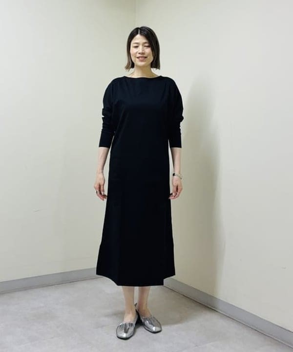 岩沢 珠代さんの「BEAMS WOMEN｜【別注】スタイリスト佐藤佳菜子 &times; SLOANE / 淑女のロンT ワンピース」を使ったコーディネート