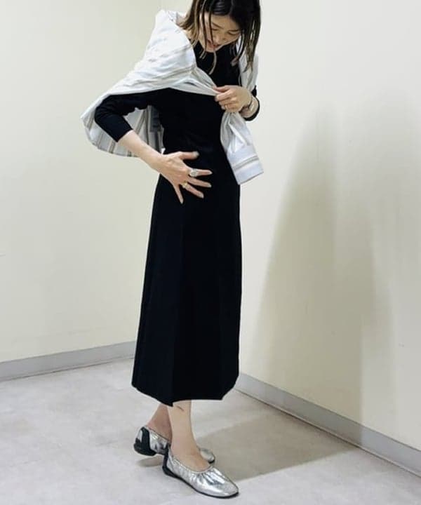 岩沢 珠代さんの「BEAMS WOMEN｜【別注】スタイリスト佐藤佳菜子 &times; SLOANE / 淑女のロンT ワンピース」を使ったコーディネート
