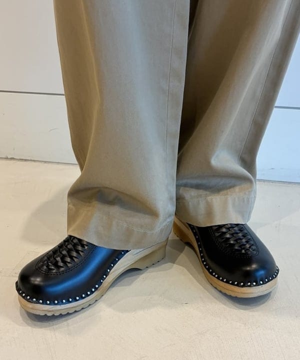 ミナミマリコさんの「BEAMS WOMEN｜BUZZ RICKSON'S &times; BEAMS BOY / チノパンツ」を使ったコーディネート