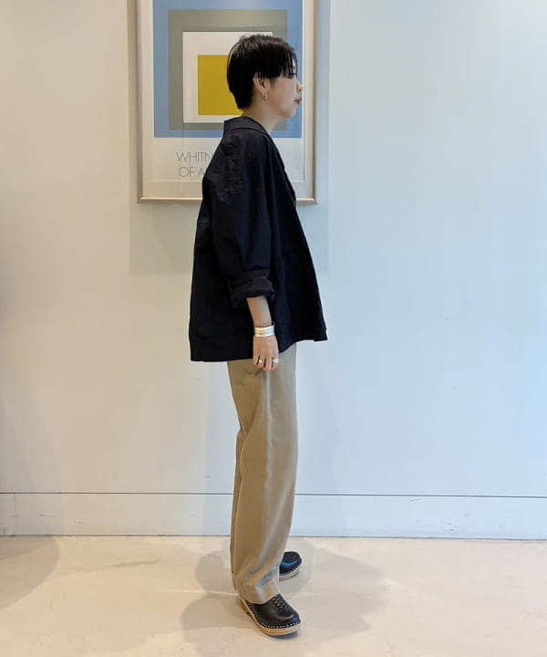 ミナミマリコさんの「BEAMS WOMEN｜BUZZ RICKSON'S &times; BEAMS BOY / チノパンツ」を使ったコーディネート